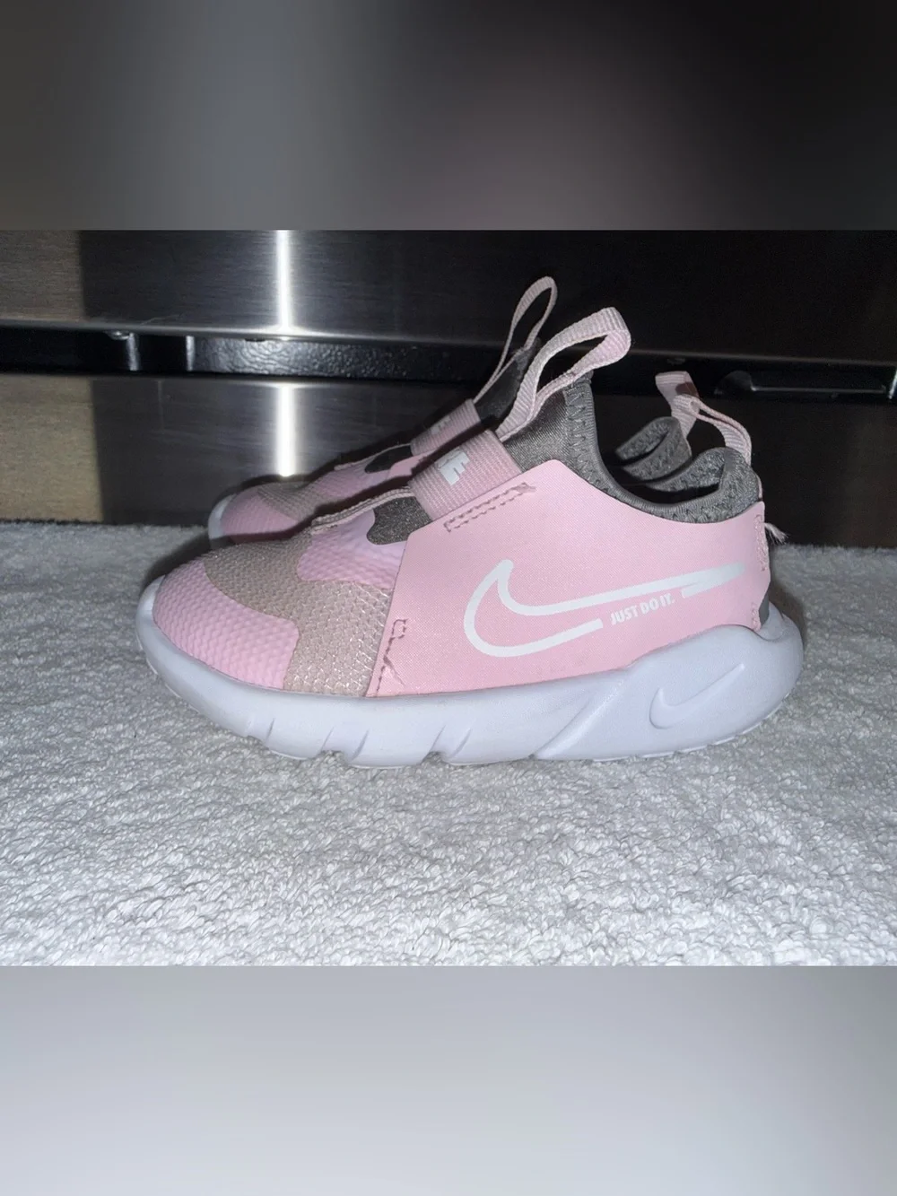 Nike‎ Kids Pink & Gray Slip-On Flex Runner 2 Size 9C Athletic Sneakers